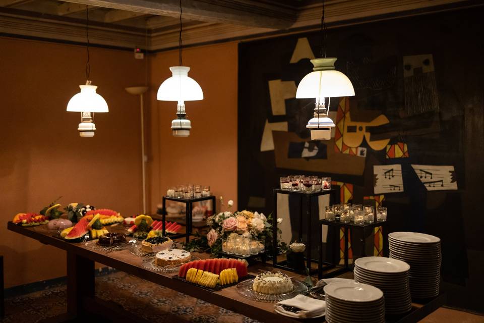 Buffet in the Castle