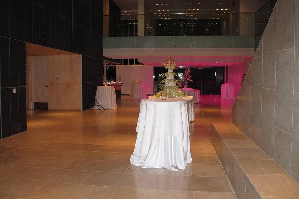 Atrium set for reception