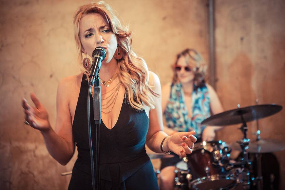 Amber Rae & The Swinging Foxes