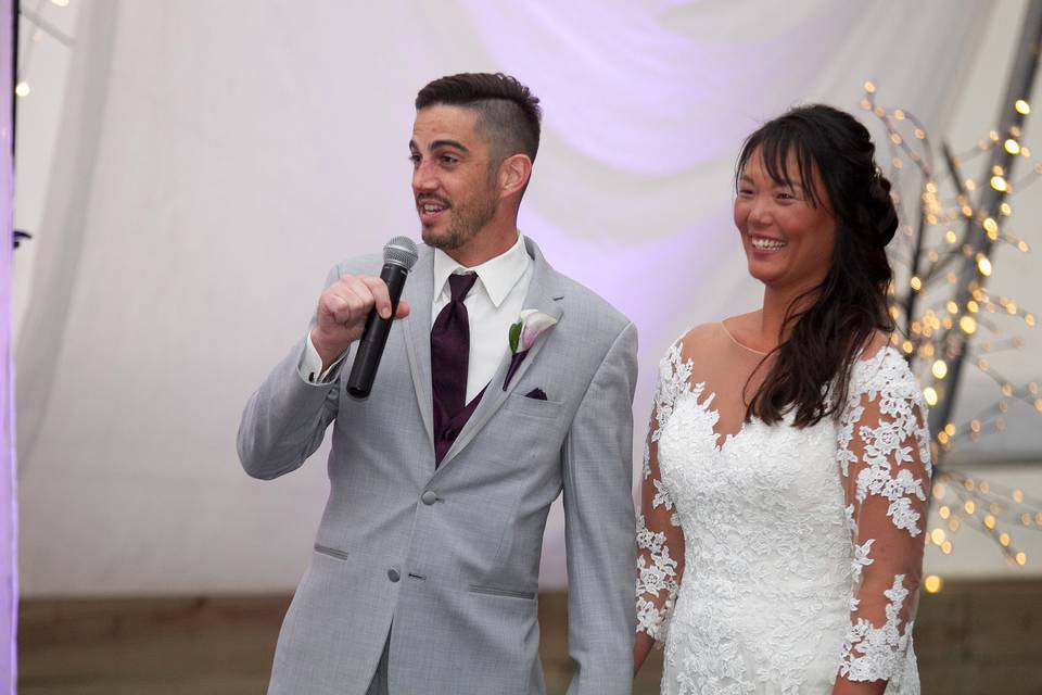 Bride & Groom Thank The Crowd