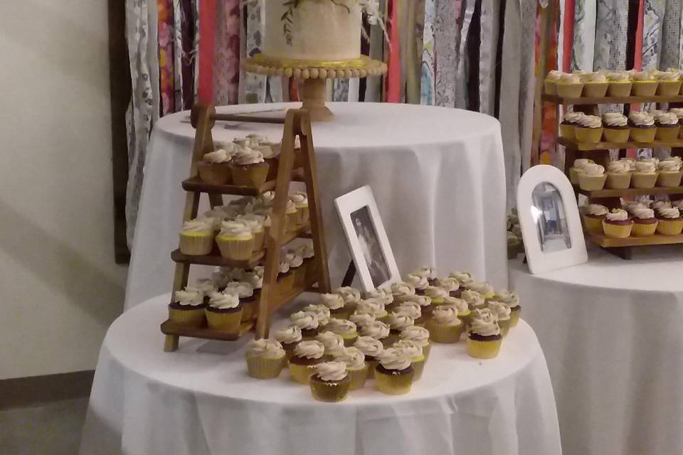 Cupcake table