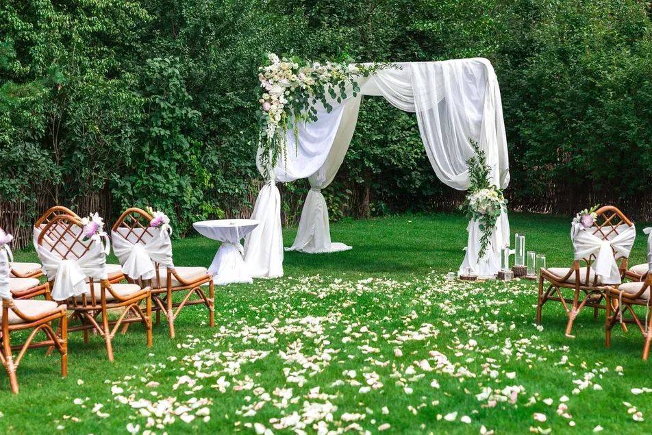 Outdoor ceremony