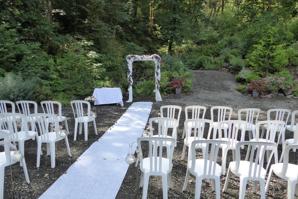 Lakeside waterfall ceremony area