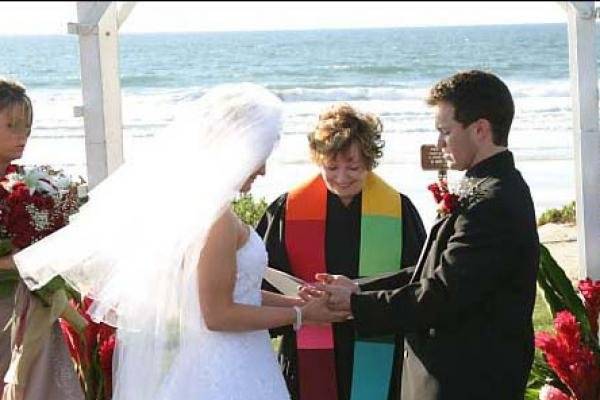 Beautiful beach wedding at the Powerhouse in Del Mar