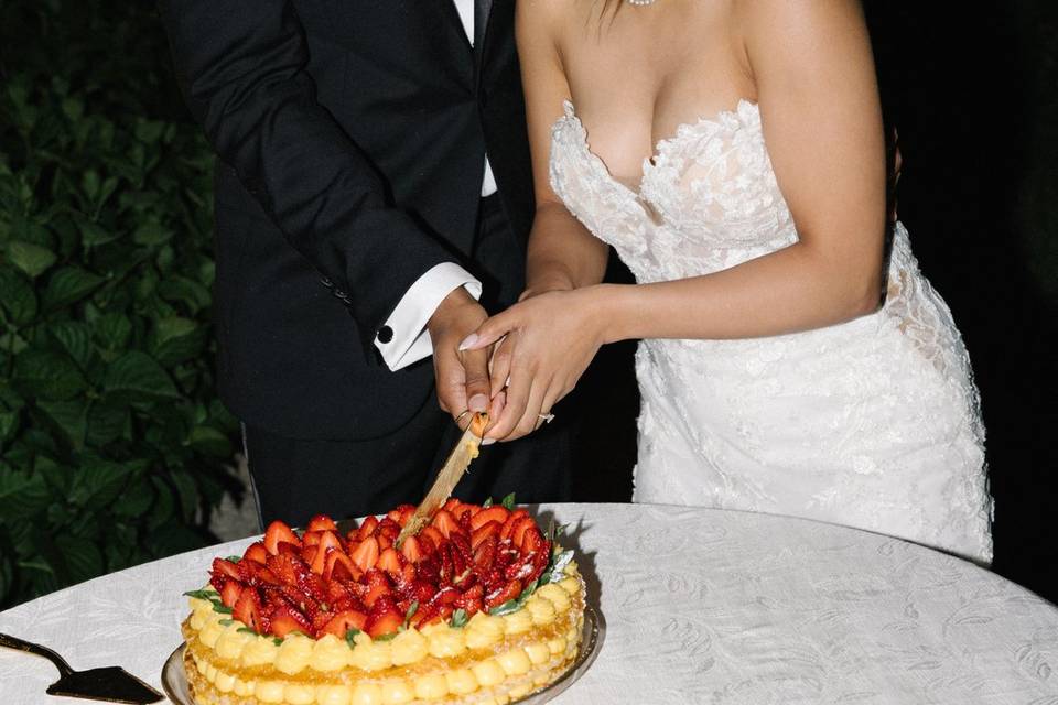 Cake cutting