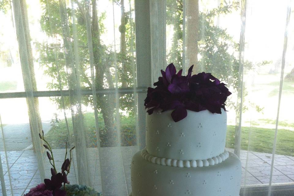 Elegant cake