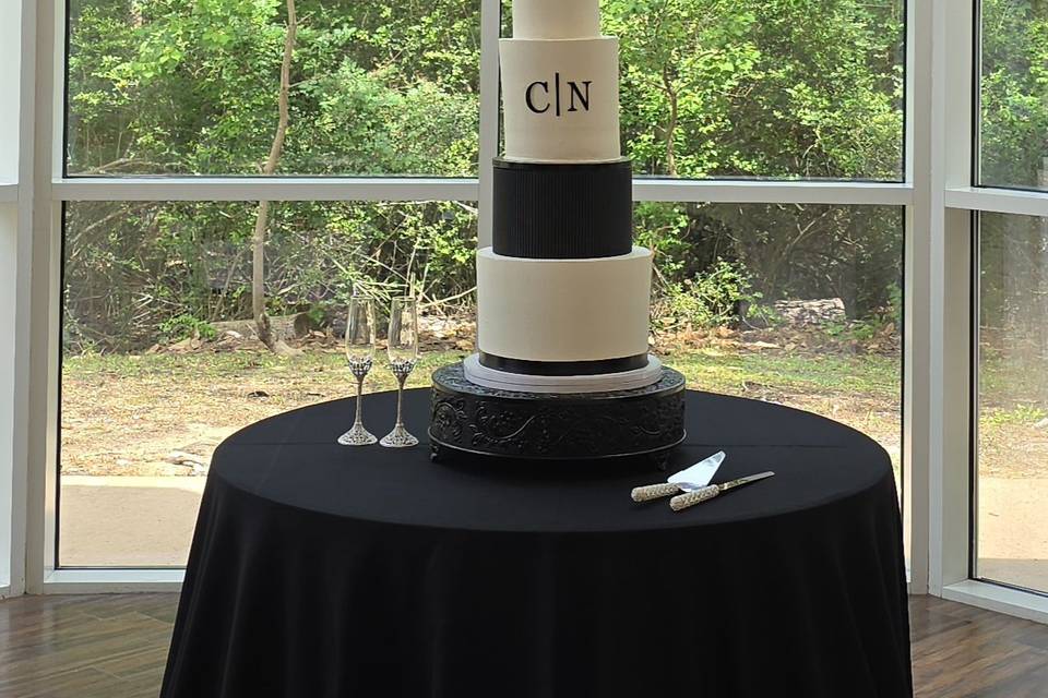 Blk and white cake