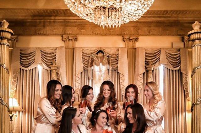 Bride and bridesmaids in their robes