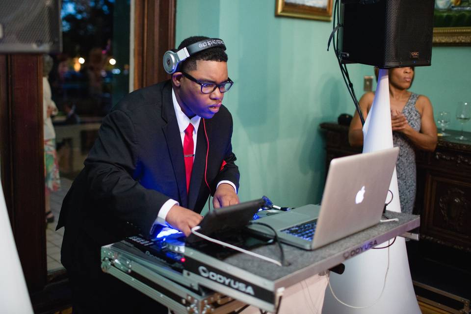 DJ Xavier