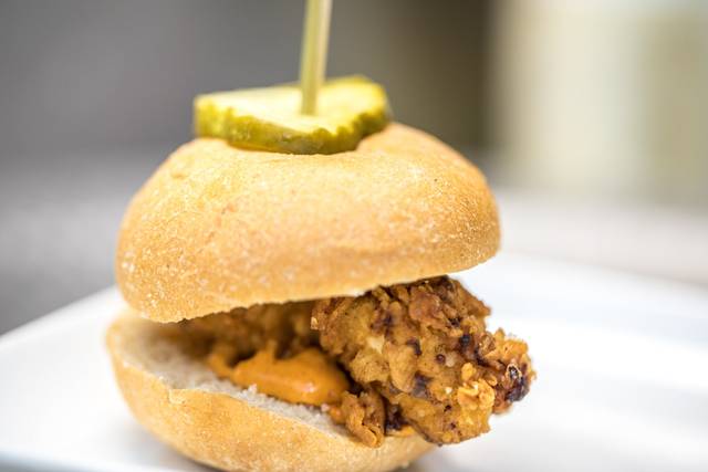 Hot chicken slider