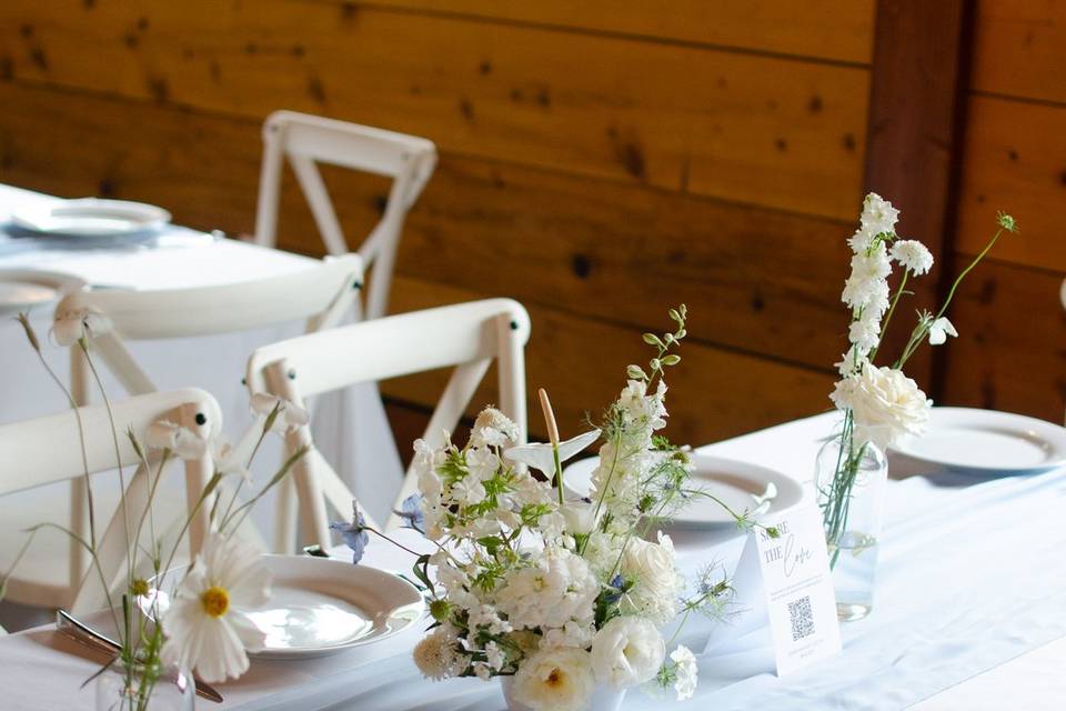 White and blue centerpiece