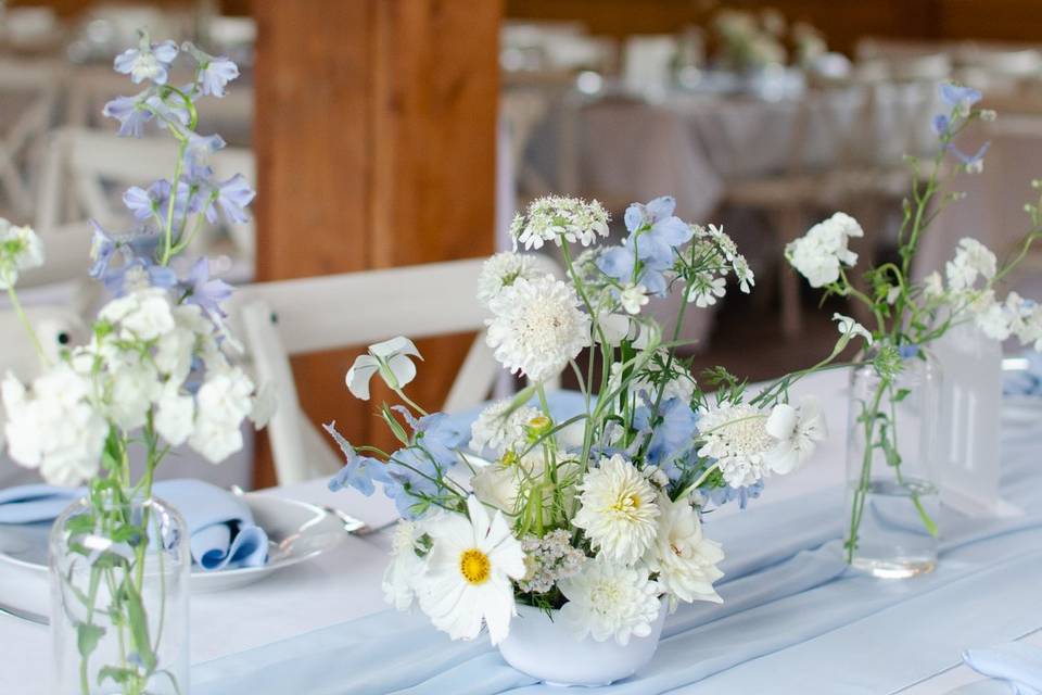 White and blue centerpiece