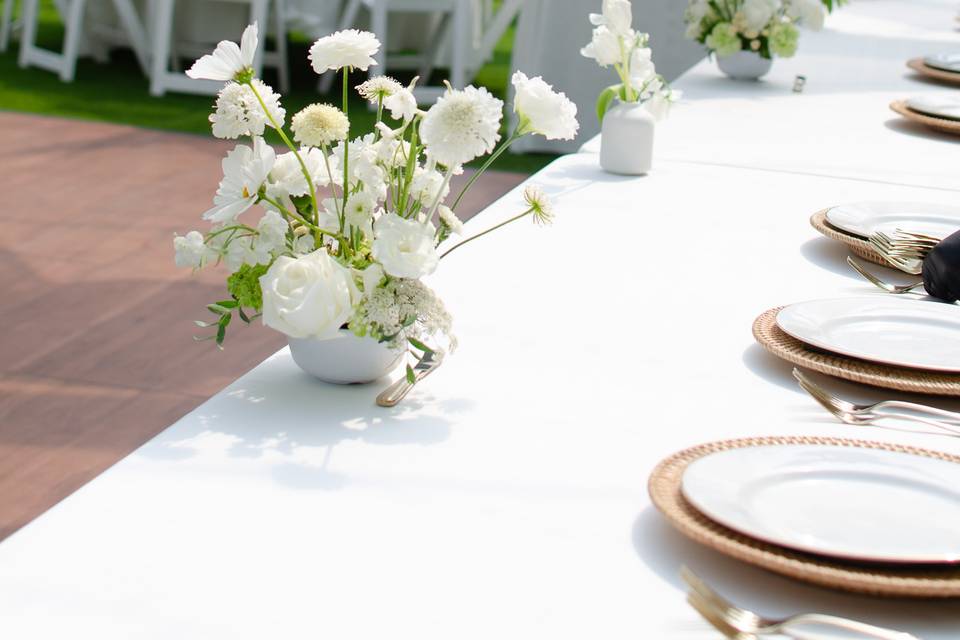 Sweetheart table arrangement
