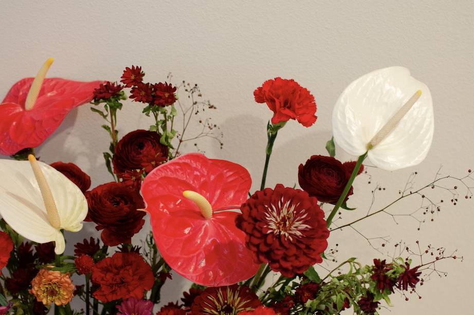 Welcome table arrangement