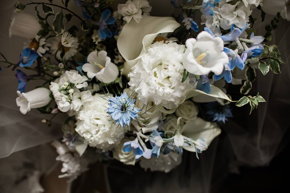 White and blue bouquet