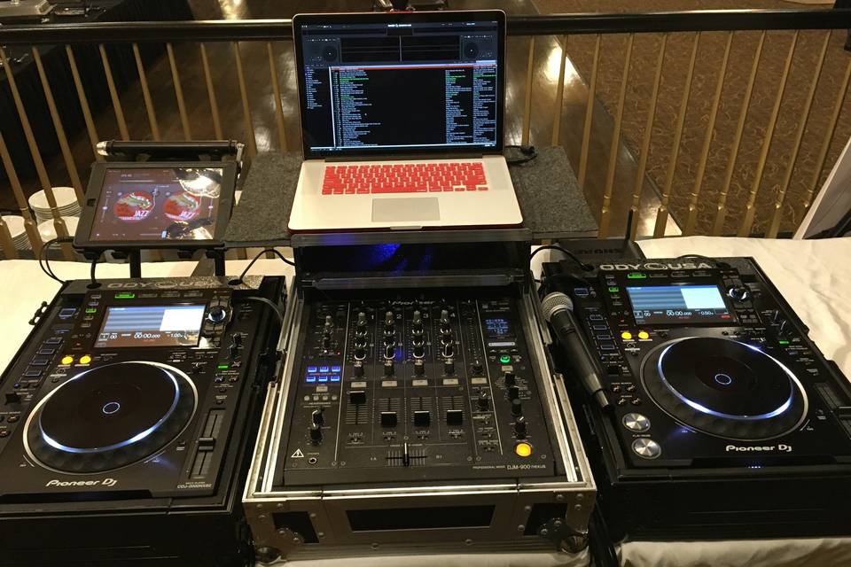 DJ set up