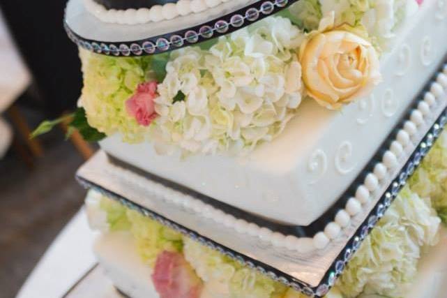 Cherish The Cakes - Wedding Cake - Kansas City, MO - WeddingWire