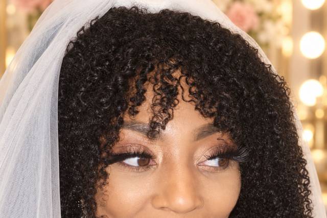 Soft glam bride