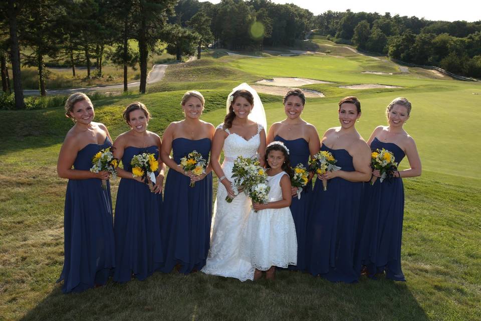 Bridal Party Love On The Green