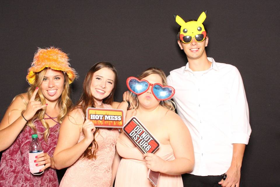 Candid Pix Photo Booths