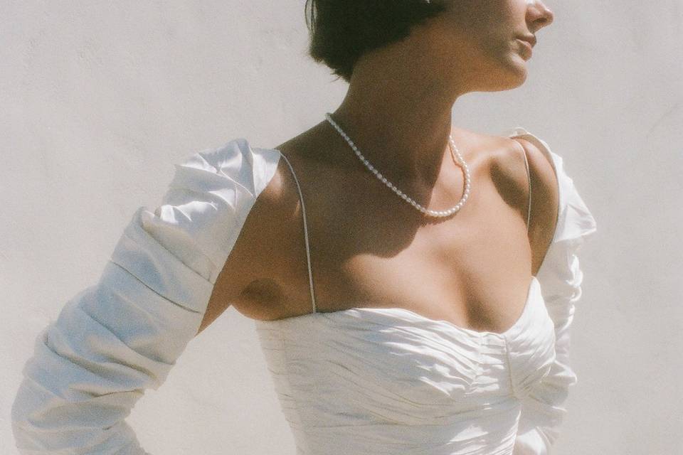 Bridal editorial in Milos