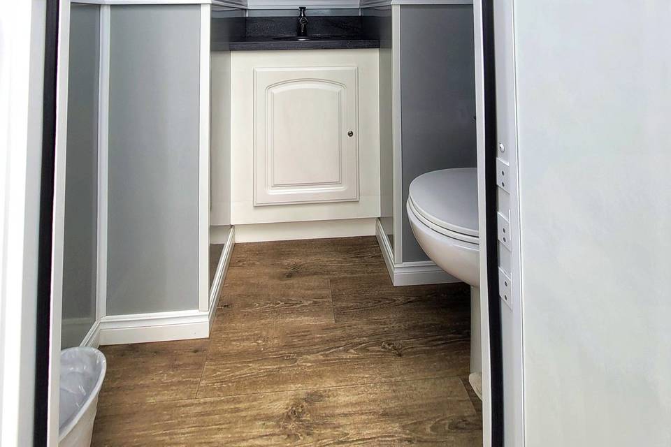 Island Restrooms Suite