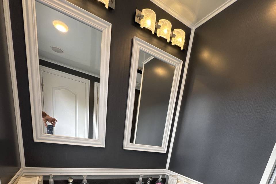 Island Restrooms Suite