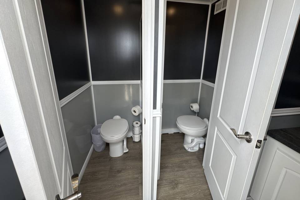Island Restrooms Suite