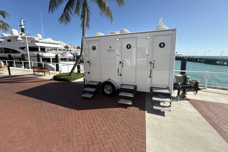 Island Restrooms Suite