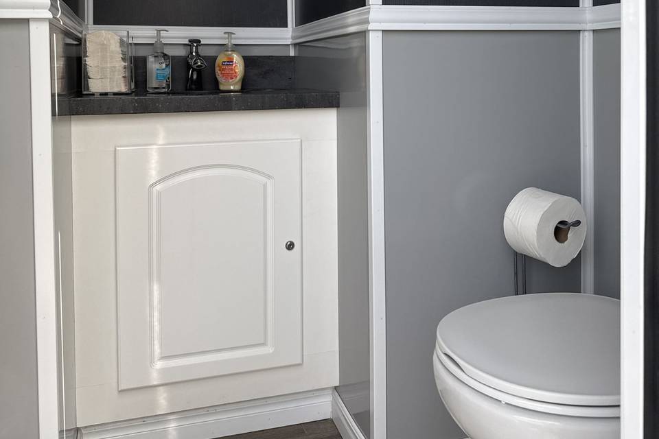 Island Restrooms Suite
