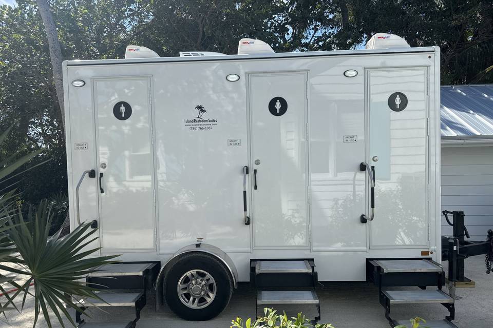 Island Restrooms Suite