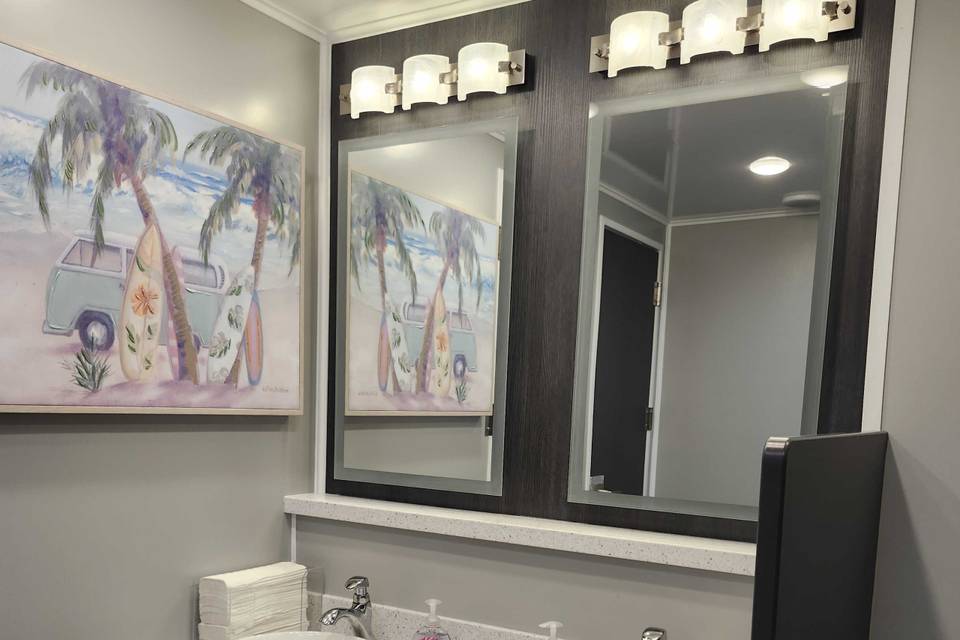 Island Restrooms Suite