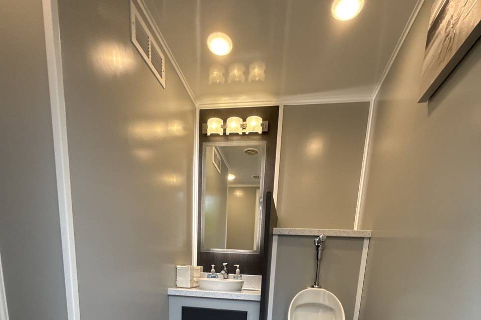Island Restrooms Suite