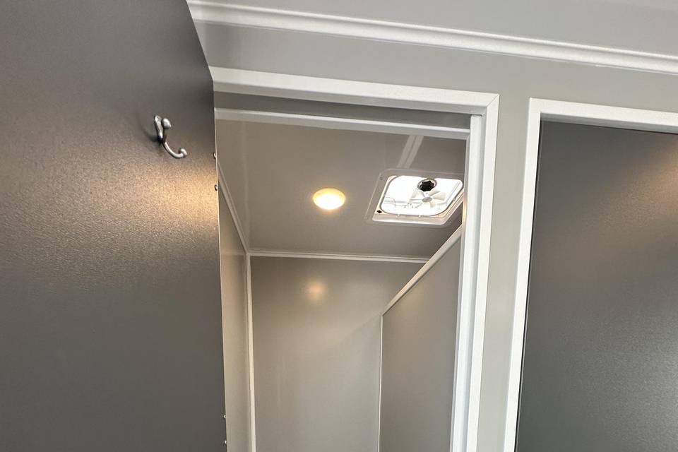 Island Restrooms Suite