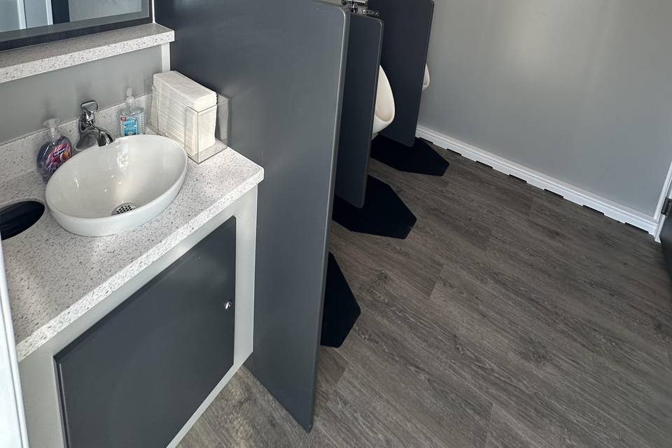 Island Restrooms Suite