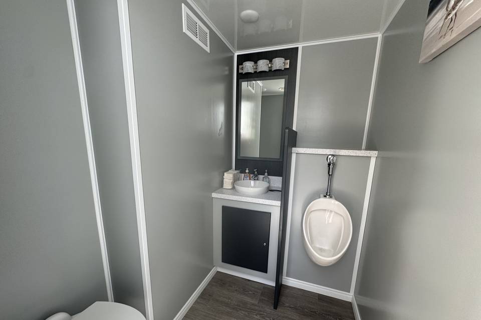 Island Restrooms Suite