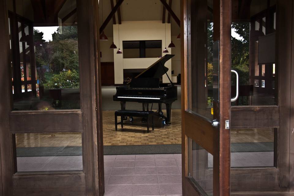 Piano in The Lodge at Mt. Park