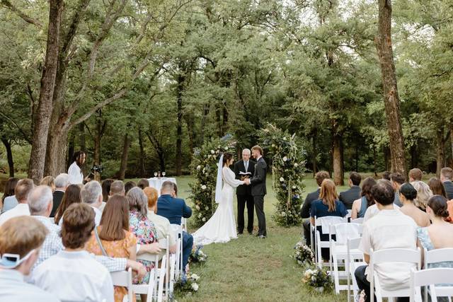Hidden Oaks Weddings & Events