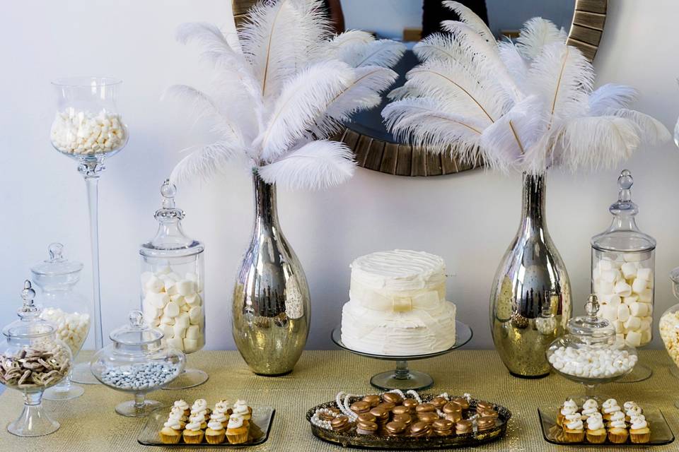 Feather dessert display