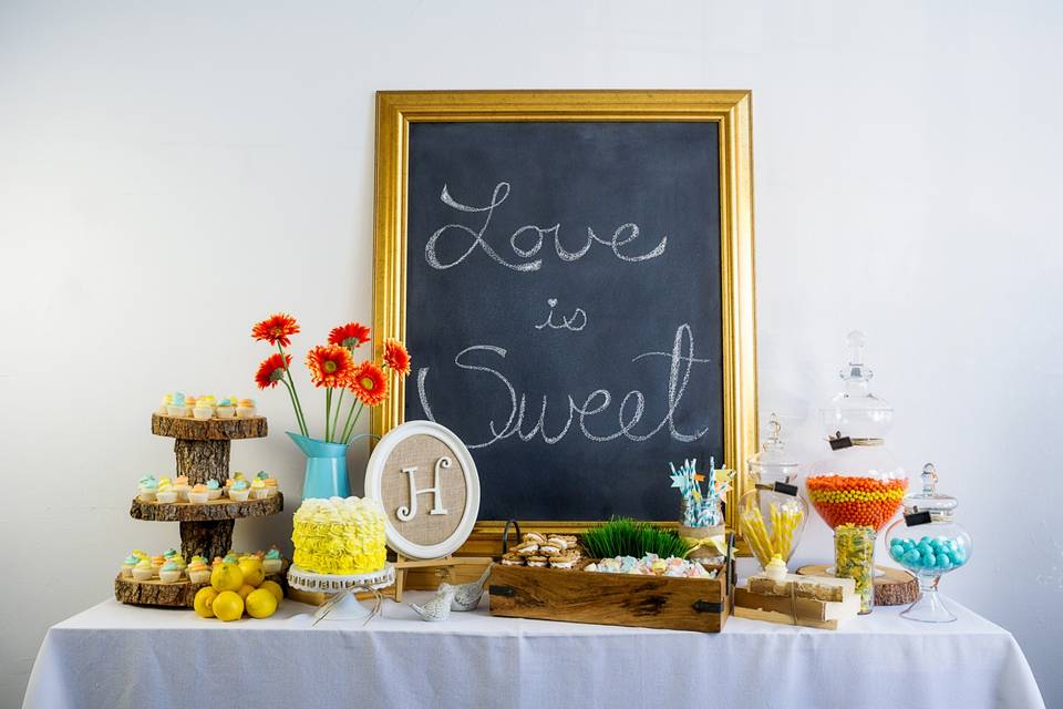 Tree trunk rustic dessert display