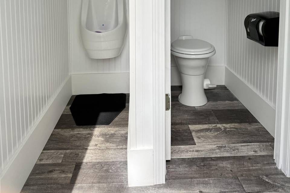 3 stall trl-mens room