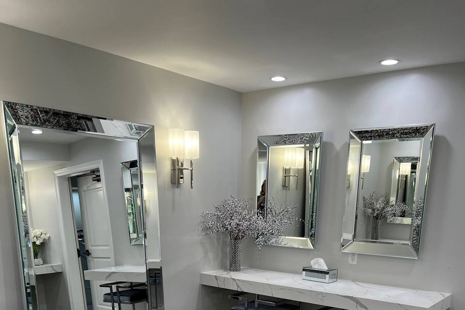 Bridal Suite Powder Room