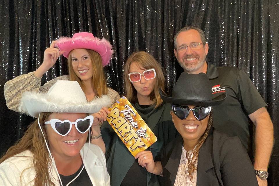 SELFIE MAGIC FOR PARTIES