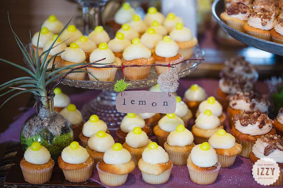 Lemon squeeze mini wedding cupcakes