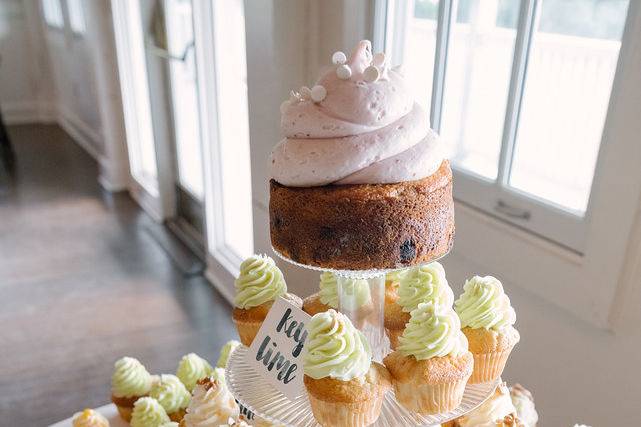 Wedding cupcakes on tiers