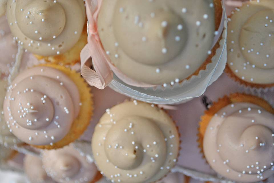 Weddings cupcakes on tiers seen from above