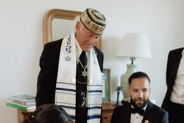 Signing the Ketubah