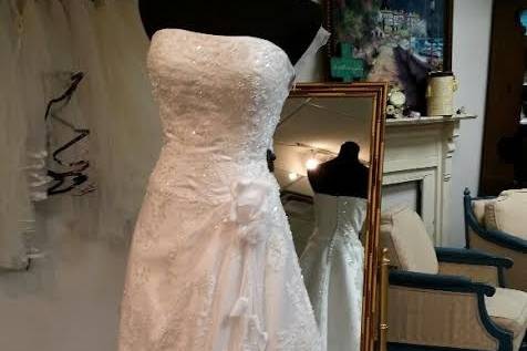 Full Circle Wedding Shop