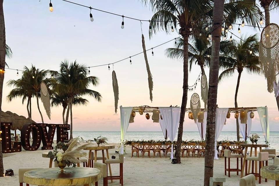 Weds & Vows