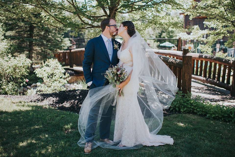 Stunning florals in ADK barn